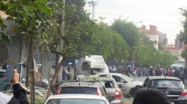 İstanbul Yenibosna'dan patlama görüntüleri