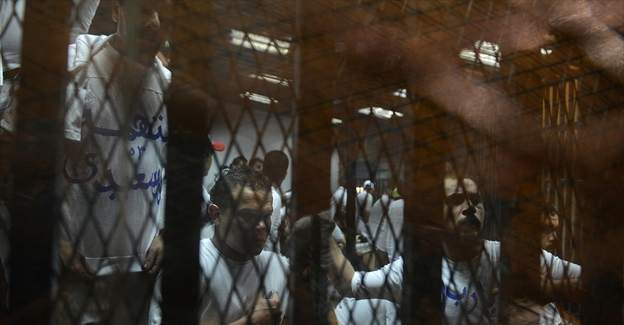 Mısır'da darbe karşıtı 34 kişi hapis cezasına çarptırıldı