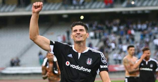 Mario Gomez Beşiktaş'ta kalıyor mu? Metin Albayrak açıkladı