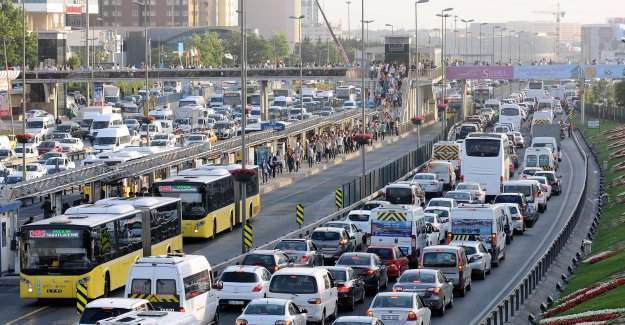 İstanbul'da bazı yollar yarın trafiğe kapatılacak. ( 29 Ekim )