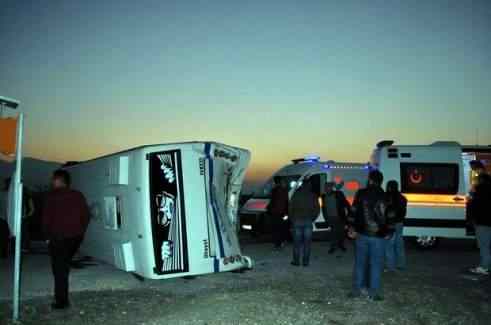 Manisa'da trafik kazası, 21 yaralı