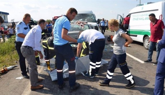 Tekirdağ’da trafik kazası: 3 ölü, 3 yaralı