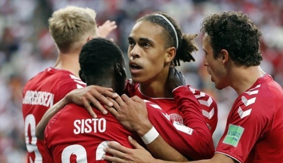 Danimarka, Peru'yu tek golle geçti
