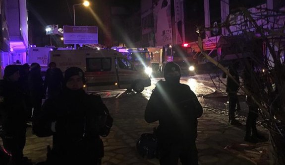 Ankara sitelerde bir mobilya atölyesinde yangın çıktı : EN AZ 5 KİŞİ ÖLÜ!