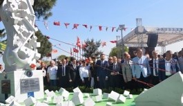'Srebrenitsa Soykırımı Anıtı' Kartal Meydanı'nda